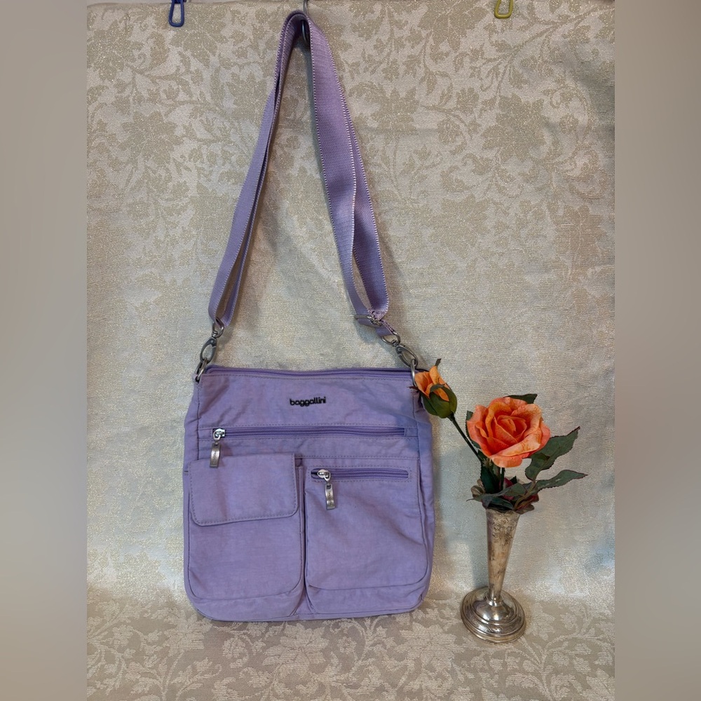 Baggallini Slim Go Everywhere Crossbody Bag in Lavender